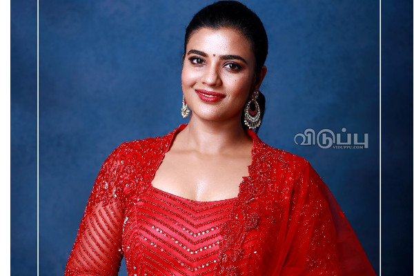 இவ வேண்டாம்னு கோவத்தில் கத்திய இயக்குனர்!! மேடையில் போட்டுடைத்த நடிகை ஐஸ்வர்யா ராஜேஷ்... | Aishwarya Rajesh Open Why Didnt Get Movie Next