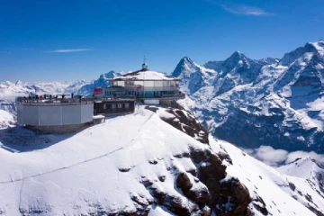 திரைப்படங்களில் காட்டப்படும் சுவிஸ் சுற்றுலாத்தலத்தைக் காணச் சென்ற 160 பேர்: ஏற்பட்ட சிக்கல்