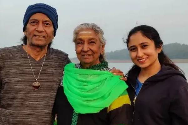 பாடகி ஜானகி உடல்நிலை குறித்த வதந்தி ; பேத்தி அப்சரா விளக்கம் | Rumors About Singer Janaki Health Apsara Explains