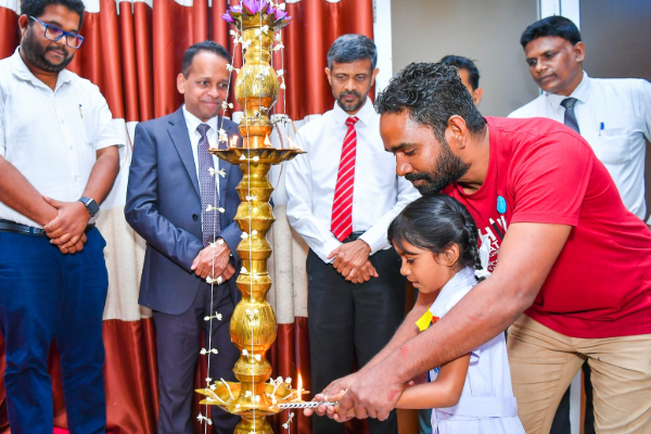 வறிய மாணவர்களுக்கு உதவிக்கரம் நீட்டும் ஜனாதிபதி நிதியம் | Presidential Fund Extends A Helping Poor Students