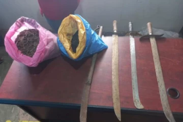 யாழ்ப்பாணத்தில் வீடொன்றில் சிக்கிய ஆபத்தான ஆயுதங்கள்