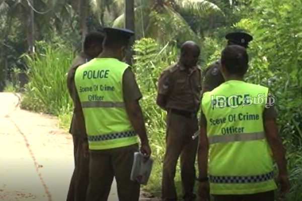 குடும்ப தகராறு காரணமாக 10 வயது சிறுவன் பலி (படங்கள்) | 10 Year Old Boy Was Killed Kottappola