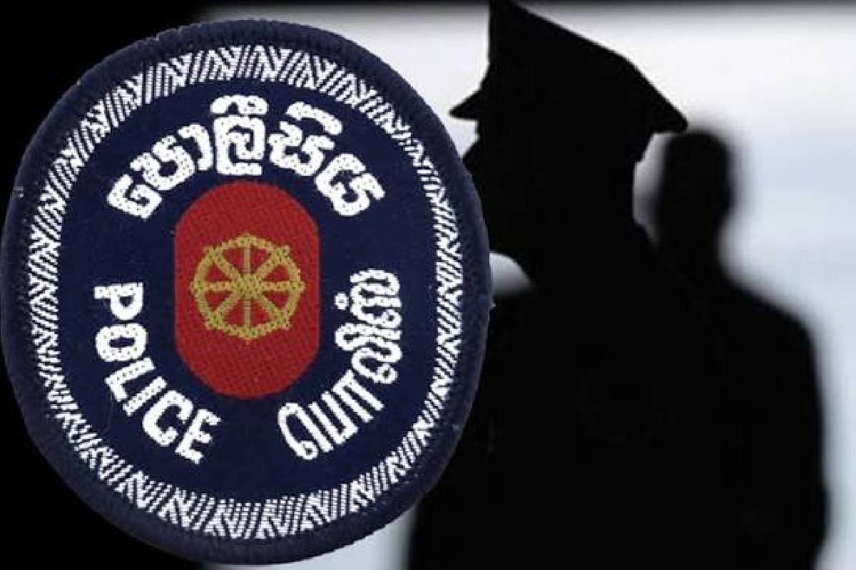 நள்ளிரவில் பெண்ணொருவரின் வீட்டுக்குள் நுழைந்த பொலிஸ் உத்தியோகத்தர் பணி நீக்கம் | Dismissal Police Officer Entered A Woman S House