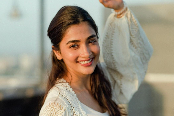 தொடர் தோல்வி படங்கள்.. 2 முக்கிய படங்களை இழந்த பூஜா ஹெக்டே! | Rashmika Replaces Pooja Hegde In Bhagat Singh