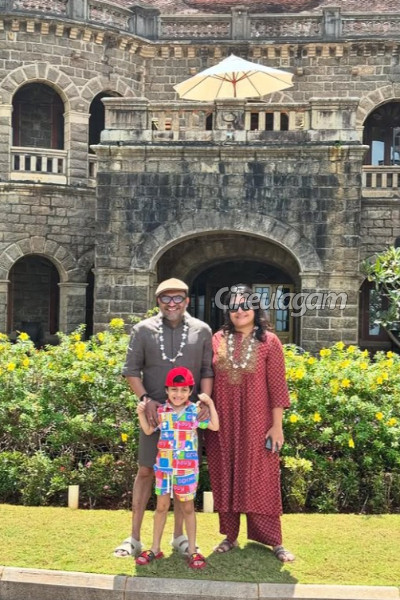 தரமான வில்லனாக அசத்திய சௌபின் சாகிர், குடும்பத்துடன் எங்கே சென்றுள்ளார் பாருங்க... ஒரு ஜாலி Trip, போட்டோஸ் | Coolie Fame Soubin Shahir Small Trip With Family
