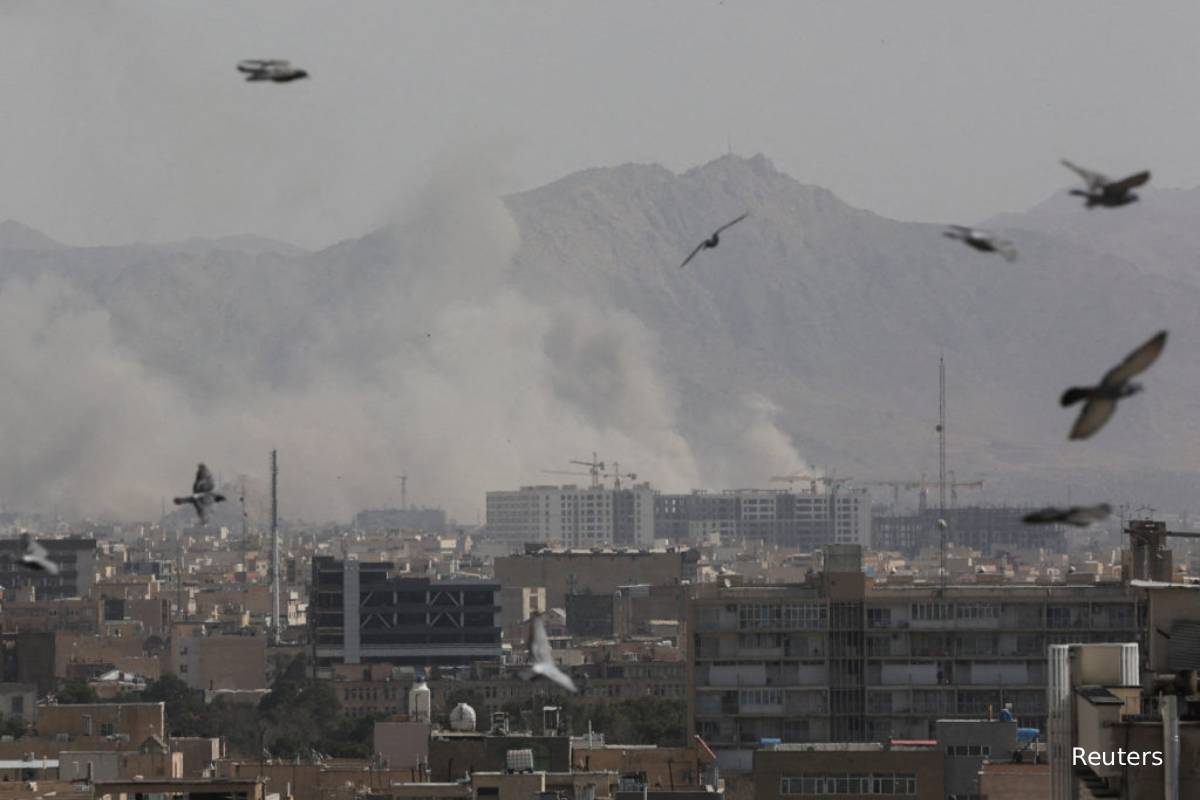 ஏழு மாதங்கள் மகா பெரிய போர்... அச்சத்தை உருவாக்கியுள்ள பிரெஞ்சு ஜோதிடக்கலைஞரின் கணிப்பு | Nostradamus Prediction About 7 Month War In 2026