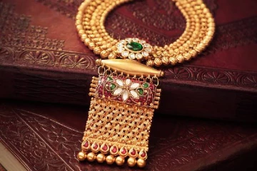 வார முதலிலேயே சரமாரியாக சரிந்த தங்கம் விலை - எவ்வளவு தெரியுமா?