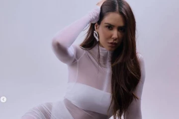 உச்சக்கட்ட கவர்ச்சியில் காட்டேரி பட நடிகை சோனம் காஜ்வா.. புகைப்படங்கள்..