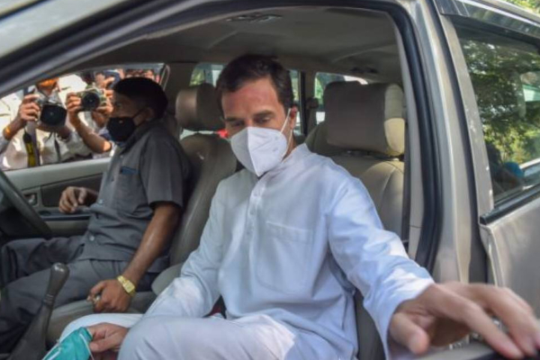 மருத்துவமனைக்கு சென்று மன்மோகன் சிங் உடல்நிலை குறித்து கேட்டறிந்தார் ராகுல் | Rahul Gandhi Manmohan Singh Aiims