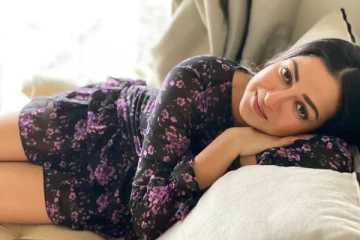 ஷார்ட் உடையில் கேத்ரின் தெரசா ஹாட் கிளிக்ஸ்