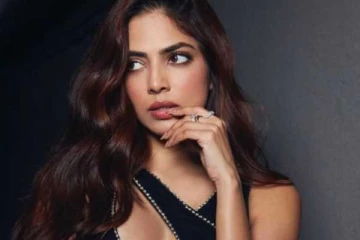 நடிகை மாளவிகா மோகனனின் கிளாமர் லுக் புகைப்படங்கள்.. இதோ..