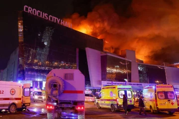 மொஸ்கோ தாக்குதலில் 152 பேர் பலி ; அறைக்கம்பத்தில் தேசிய கொடி