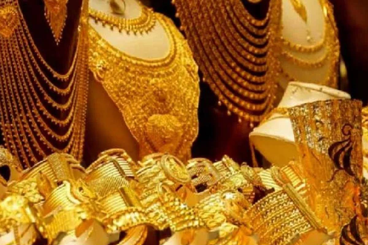 நகைப்பிரியர்களுக்கு ஜாக்பாட் ; தங்கவிலையில் ஏற்பட்டுள்ள மாற்றம் | Jackpot For Jewelers Change In Gold Price