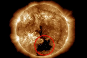 சூரியனில் மிக பெரிய ஓட்டை; விஞ்ஞானிகள் விடுத்த எச்சரிக்கை!