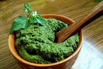 வாய்புண் மலச்சிக்கலை போக்கும் மணத்தக்காளி கீரை சட்னி- செய்வது எப்படி?