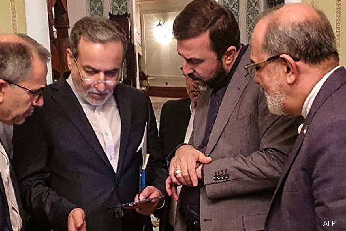 இணங்க மறுக்கும் ஈரான்... பாதுகாப்பு ஆலோசகர்களுடன் அவசர ஆலோசனை நடத்தும் ட்ரம்ப் | Iran War Trump Security Advisors