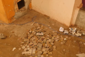 மன்னாரில் ஆலயமொன்றில் உண்டியல்களை உடைத்து பணத்தை களவாடிச் சென்ற திருடர்கள்!