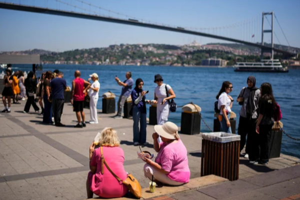 வெளிநாட்டில் சாப்பிட்ட உணவு... ஜேர்மன் குடும்பத்துக்கு ஏற்பட்ட துயர முடிவு | German Family Dies In Istanbul Over Food Poison வெளிநாட்டில் சாப்பிட்ட உணவு... ஜேர்மன் குடும்பத்துக்கு ஏற்பட்ட துயர முடிவு | German Family Dies In Istanbul Over Food Poison