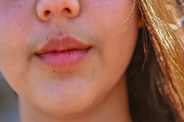 பெண்களுக்கு முகத்தில் மீசை தாடி வளர்வது ஆபத்தா? | Dangerous For Women To Grow A Mustache And Beard