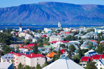 உலகின் அமைதியான நாடுகளின் பட்டியல்; 17 ஆண்டுகளாக இந்த நாடு தான் முதலிடம்