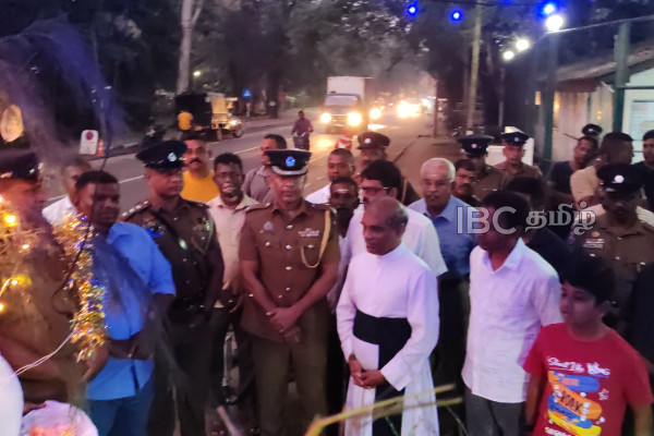 தமிழர் தாயகத்தில் களைகட்டிய நத்தார் பண்டிகை...! | Christmas Worship Events Held Across Tamil Areas