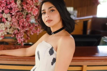 நடிகை ஐஸ்வர்யா லட்சுமி அசத்தலான போட்டோஷூட் ஸ்டில்கள்