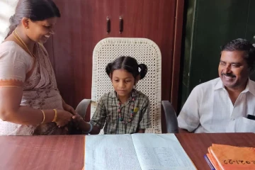 ஒருநாள் தலைமை ஆசிரியரான 1 ஆம் வகுப்பு மாணவி! சிறுமியின் நேர்மைக்கு கிடைத்த பாராட்டு