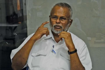 பஸ் மட்டுமில்ல.. பழைய ரயிலையும் கடல்ல இறக்குவோம் - இலங்கை அமைச்சர் சர்ச்சை பேச்சு