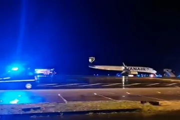 இங்கிலாந்திலிருந்து புறப்பட்ட விமானத்தில் நடுவானில் பற்றிய தீ... அவசரமாக பிரான்சில் தரையிறக்கம்