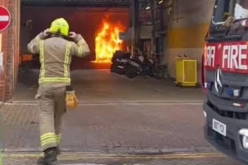 லண்டனில் தீப்பிடித்து எரிந்த மூன்றாவது பேருந்து! சமூக வலைதளங்களில் வெளியான பரபரப்பு வீடியோ