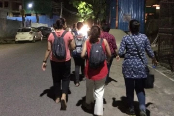 இரவு நேரத்தில் கொழும்பு நகரில் சுற்றி திரிந்த யுவதிகள் கைது