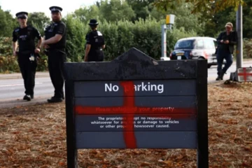 பிரிட்டனில் வெறுப்புணர்வைத் தூண்டும் கொடிப் பிரச்சாரம்; முஸ்லிம் சமூகத்திற்குள் அச்சநிலை!