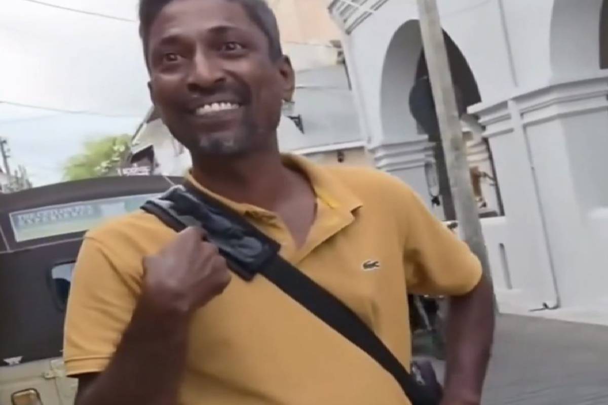 ரஷ்ய சுற்றுலா பயணிகளை வியப்பில் ஆழ்த்திய இலங்கையர்! | Sri Lankan Becomes Popular In Russia ரஷ்ய சுற்றுலா பயணிகளை வியப்பில் ஆழ்த்திய இலங்கையர்! | Sri Lankan Becomes Popular In Russia