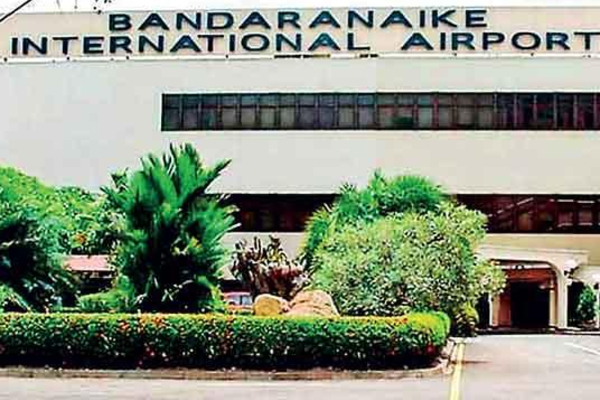 இலங்கை குடிவரவு அதிகாரிகளை ஏமாற்றி நாட்டை விட்டுச் தப்பிச் சென்றுள்ள பல குற்றவாளிகள் | 26 Person Escaped From Sri Lanka Using Fake Id