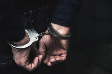 வீட்டு தோட்டத்தில் கஞ்சா விளைச்சலில் ஈடுபட்ட நபர் கைது