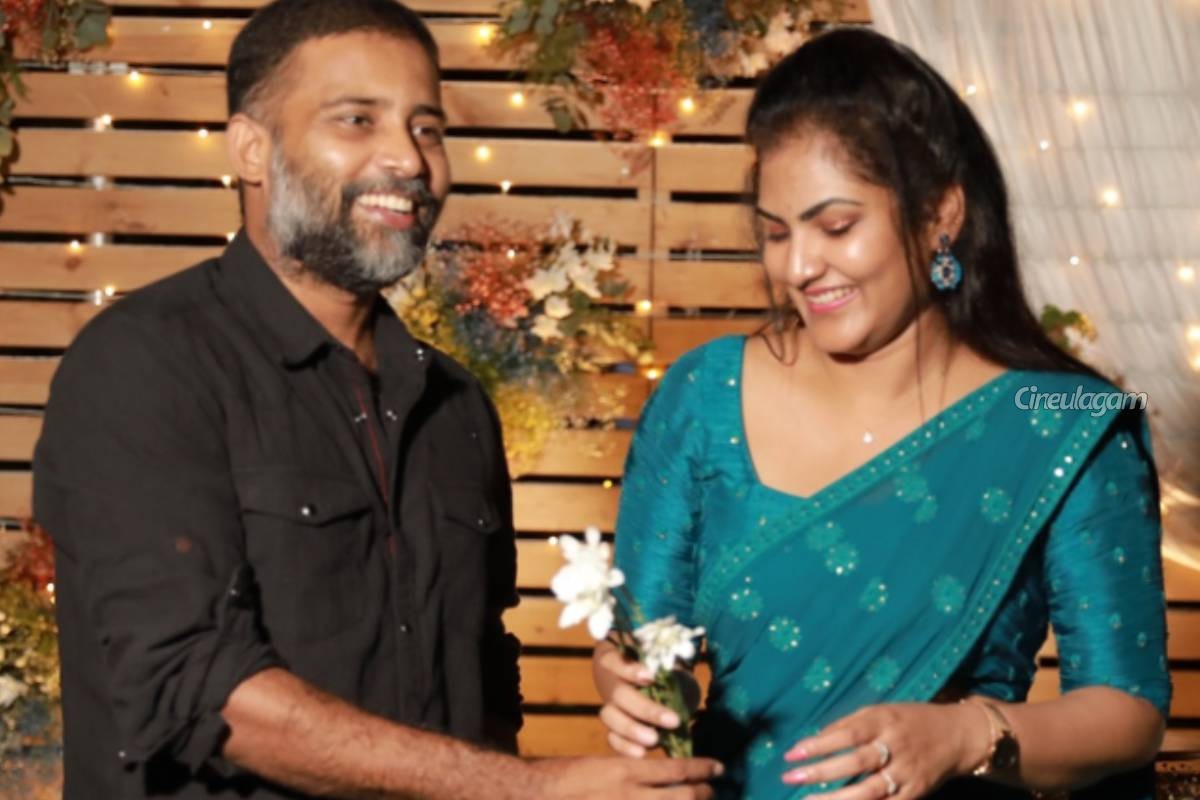 பிரபல தொகுப்பாளினியை காதலிக்கும் லப்பர் பந்து புகழ் நடிகர் தினேஷ்... வெளிவந்த ஜோடியின் போட்டோஸ்... | Lubberpandhu Dinesh Loves Vj Ezhilarasi Photo