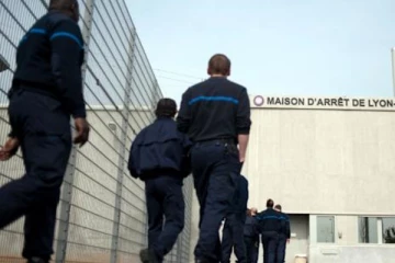 லாண்டரி பைக்குள் ஒளிந்து தப்பிய கைதி; பிரான்ஸில் சம்பவம்