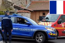 பிரான்சில் உதவிக் குழுவுக்கு போன் செய்து அழைத்த சிறுவன்! வீட்டிற்கு சென்று பார்த்த போது காத்திருந்த அதிர்ச்சி