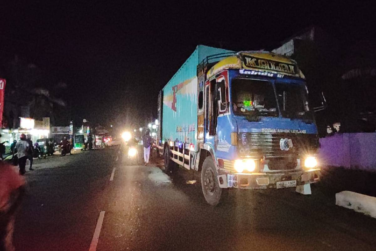 வவுனியா பட்டானிச்சூரில் கோர விபத்து: ஒருவர் மரணம் - சாரதி தப்பியோட்டம் | Vavniya Accident Police Investigation