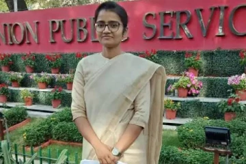 வேலையை விட்ட பெண் UPSC தேர்வில் 3 முறை தோல்வி.., 4-வது முயற்சியில் தேர்ச்சி