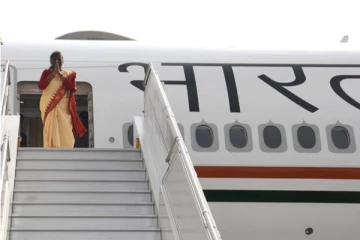 ராணி எலிசபெத் இறுதிச் சடங்கு - லண்டன் புறப்பட்டார் ஜனாதிபதி