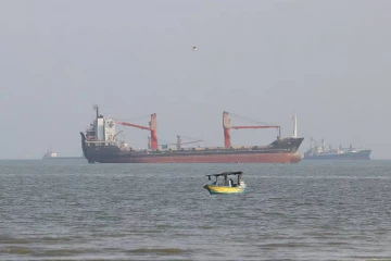 ஹோர்முஸ் நீரிணையில் கண்ணிவெடித் தாக்குதல் ; சரக்குக் கப்பல் கடலில் மூழ்கியது