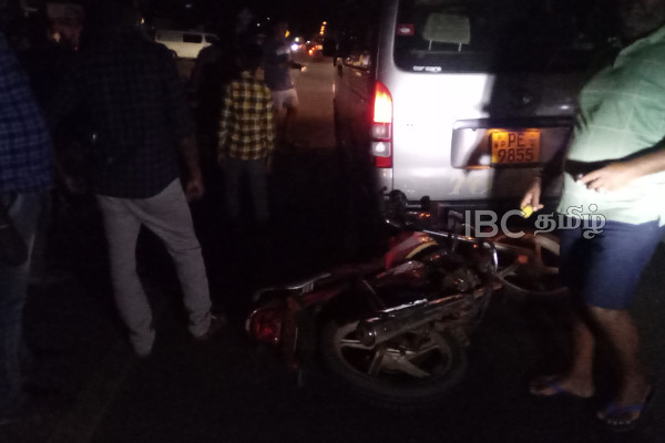 கிளிநொச்சி டிப்போ சந்தியில் விபத்து(படங்கள்) | Accident At Kilinochchi Depot Junction