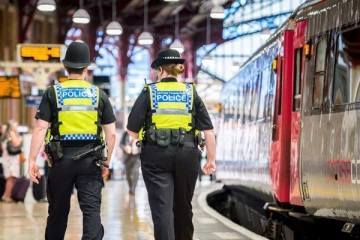 லண்டனில் உள்ள ரயில் நிலையத்தில் சிறுவனுக்கு நேர்ந்த கொடூரம்!