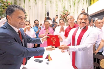 அனுபவம் இல்லாத நாமல்! மகிந்தவை நேசிப்போரின் கருத்து