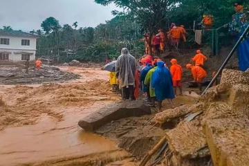 கேரளாவில் நிலச்சரிவில் சிக்கி இதுவரையில் 123 பேர் உயிரிழப்பு!