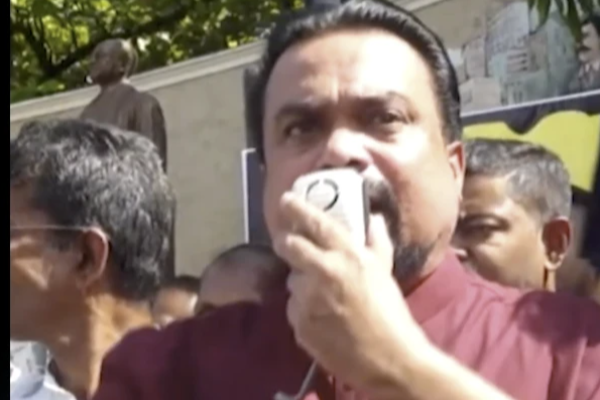 போராட்டத்தில் குதித்த விமல்.. நீதிமன்றம் விடுத்த அதிரடி உத்தரவு | Wimal Protest Against Harini Court Order போராட்டத்தில் குதித்த விமல்.. நீதிமன்றம் விடுத்த அதிரடி உத்தரவு | Wimal Protest Against Harini Court Order