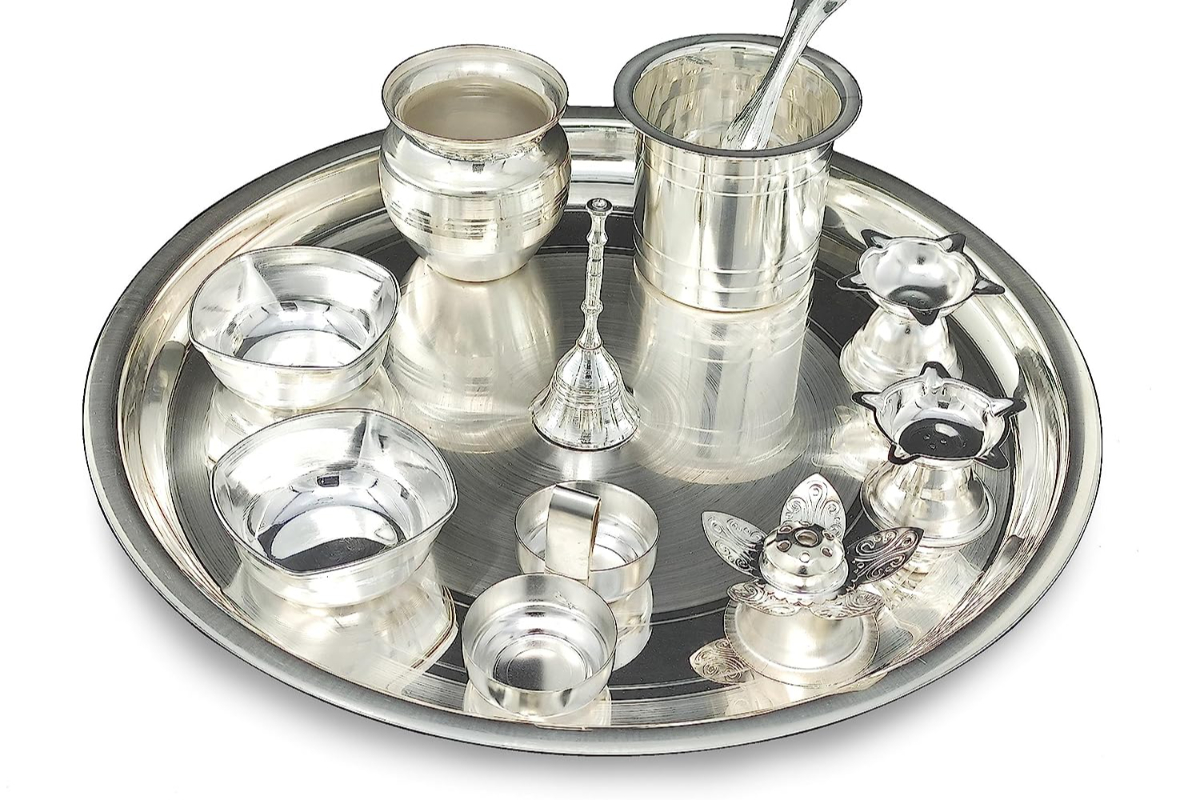 வீடுகளில் தவறியும் வெள்ளி பொருட்களை இந்த திசையில் வைக்காதீர்கள்.. | Vastu Direction To Keep Silver Things At Home