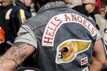 இரத்தக்களரியான ஆல்பர்ட்டா மோட்டார் சைக்கிள் கும்பலின் வாக்குவாதம்