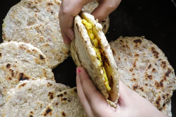 சப்பாத்தி மீந்து விட்டதா? இனி சுவையான சாண்ட்விச் செய்யலாம்! | Roti Sandwich